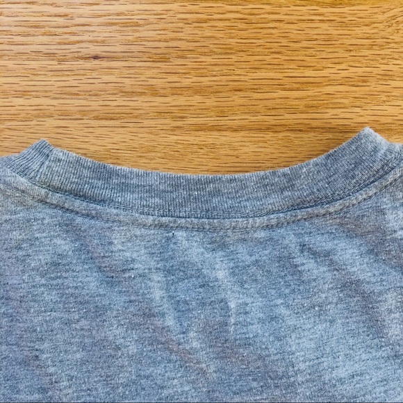 GREAT Condition Burton Mont Tremblant T-Shirt - Picture 5 of 5